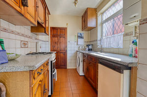 Kitchen- click for photo gallery